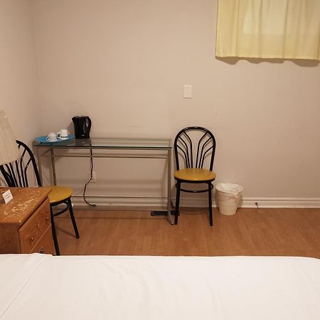 Cozy Private Rm Heart Of North York Free Parking Full Kitchen Close To Downtown Leilighet Toronto Eksteriør bilde